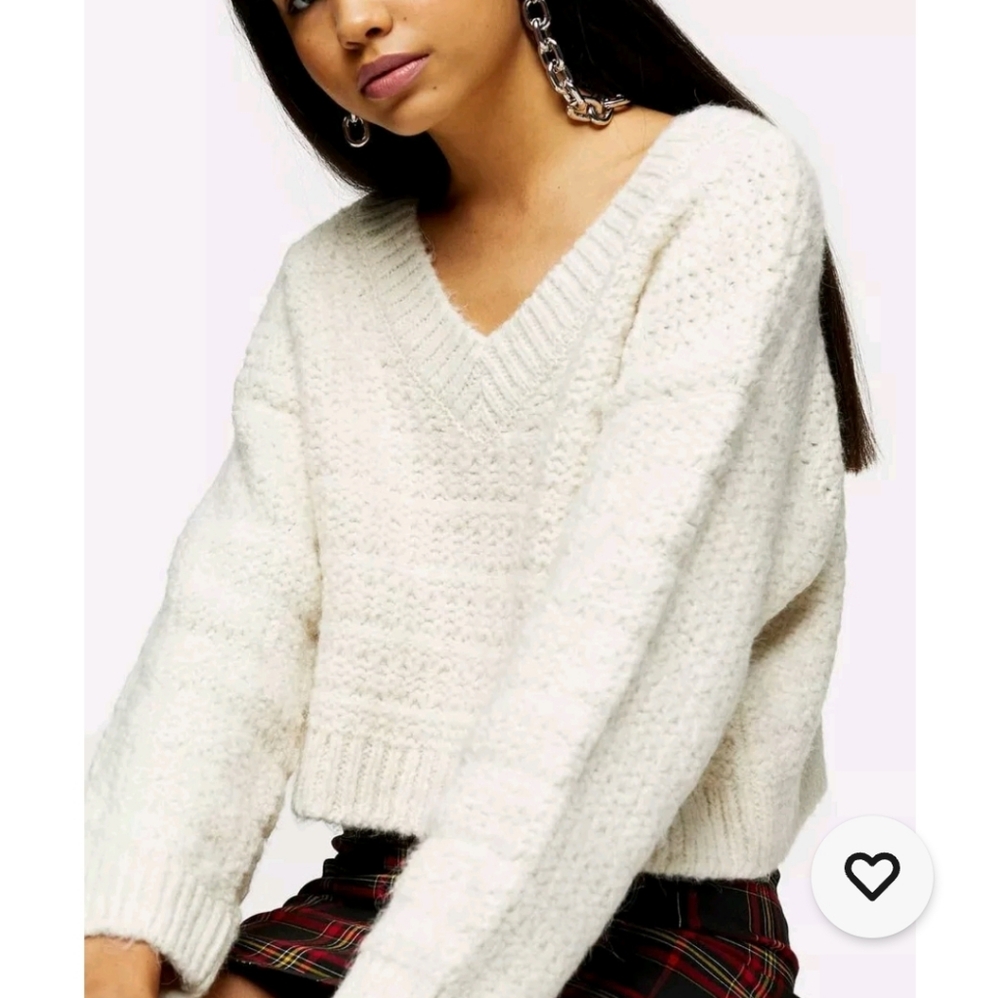 TopShop Cream Colored Cropped Sweater. Size 8-10